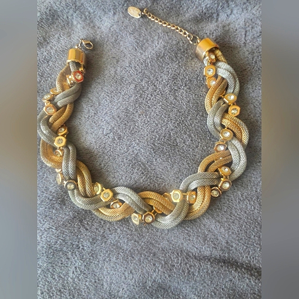Gold and Silver Chain Link Necklace. NEW Never Worn 🌺